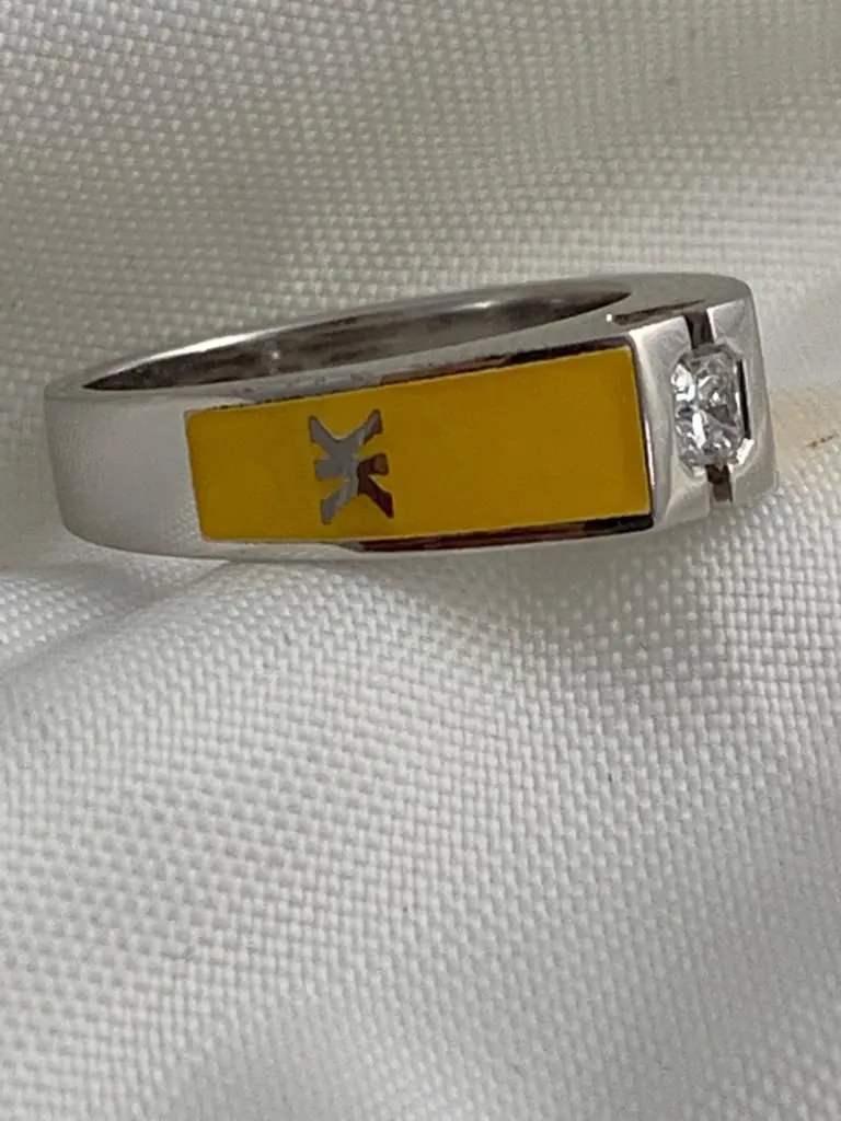 Korloff Yasmine Diamond Ring 
White gold, exclusive Korloff-cut diamond, lacquer
Yellow Lacquer
METAL: White gold 750/1000 view 2