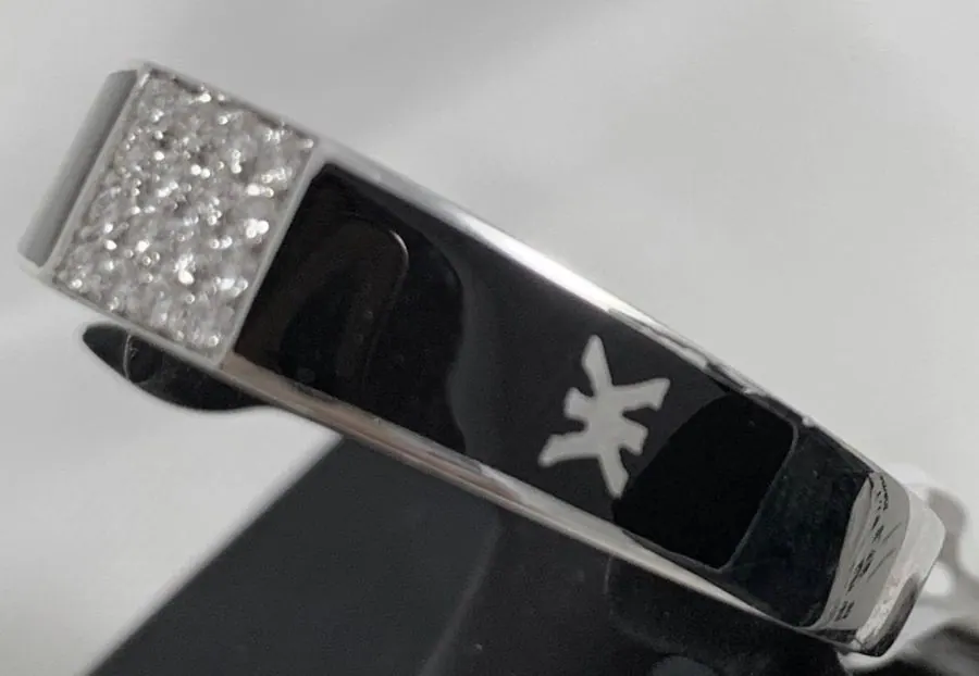Korloff Yasmine Diamond Ring 
9163DLNWG 
White gold, exclusive Korloff-cut diamond, lacquer
Black Lacquer
METAL: White gold 750/1000 view 3