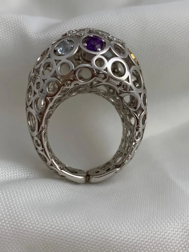 Korloff Diamond / Sapphire Ring
KR1A08/2WG  
Precious Gold Collection by Korloff PARIS view 3