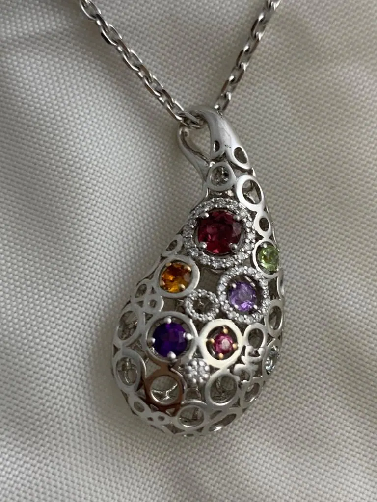Korloff Diamond / Sapphire Necklace
KR1C01WG
Precious Gold Collection by Korloff PARIS