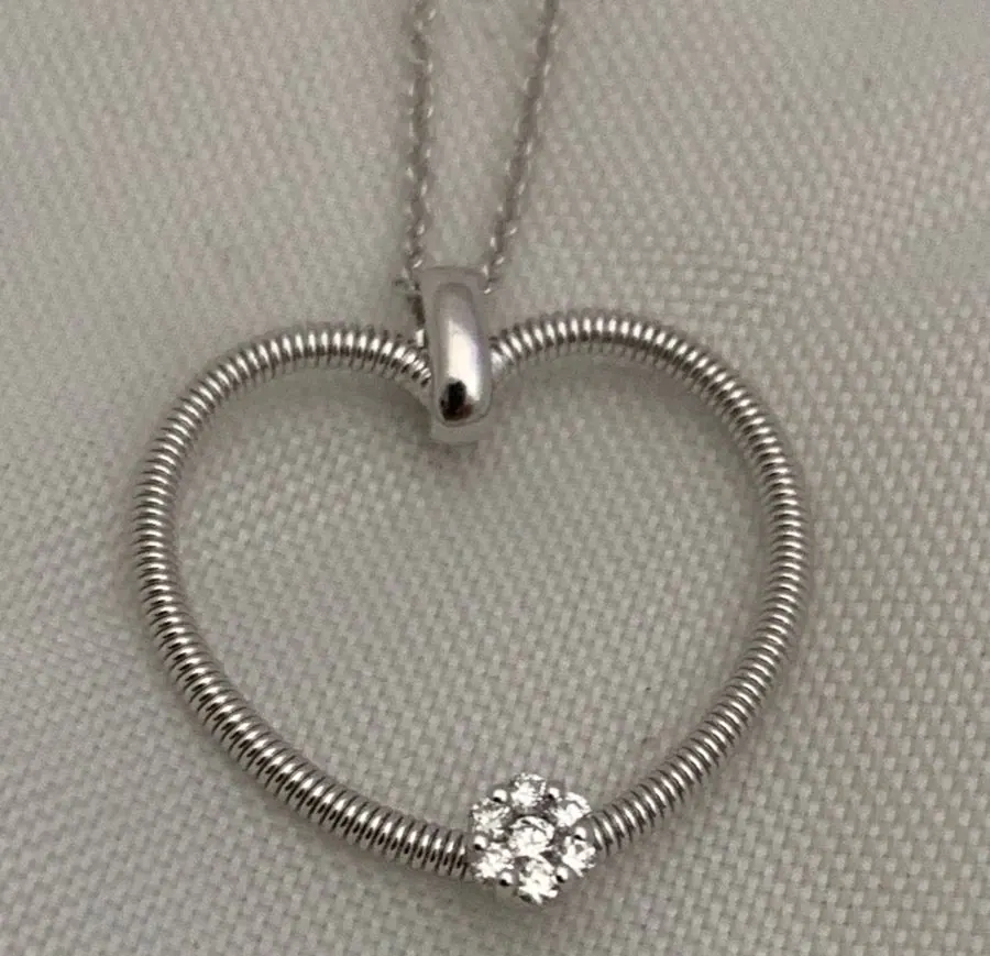 Öro Trend White Gold Diamond Heart Pendant on 16 inches long fine chain with a lobster Clap.