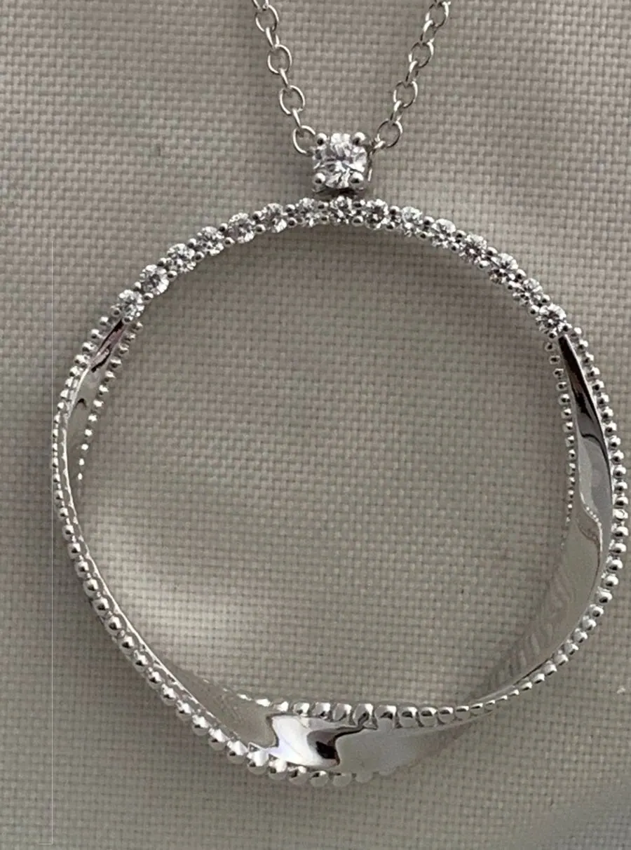Öro Trend White Gold Diamond Pendant