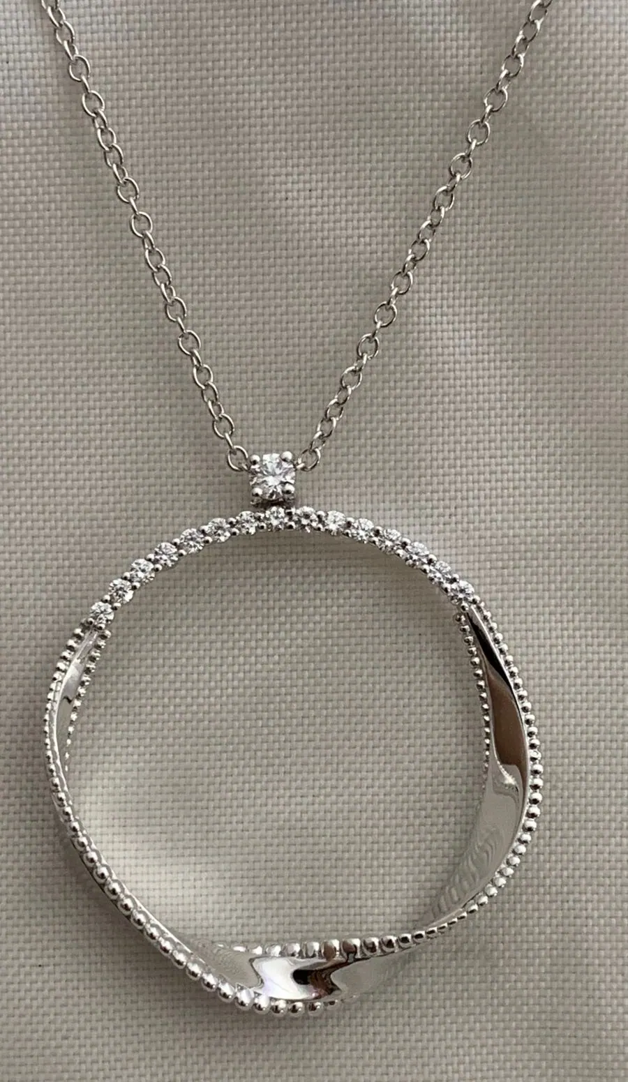 Öro Trend White Gold Diamond Pendant view 2