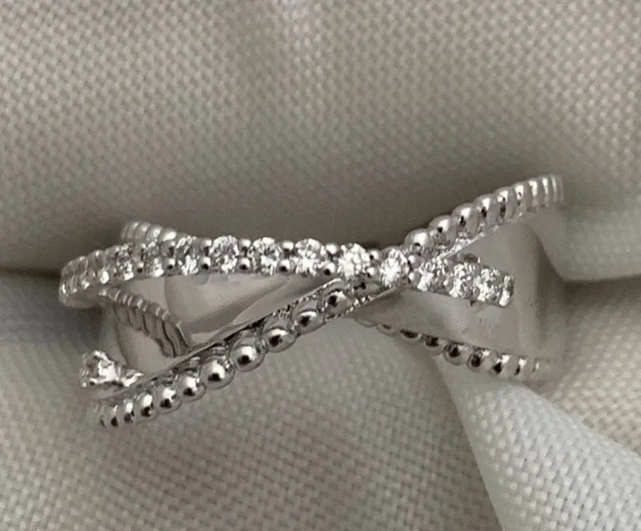 Öro Trend White Gold Diamond Ring
Diamond