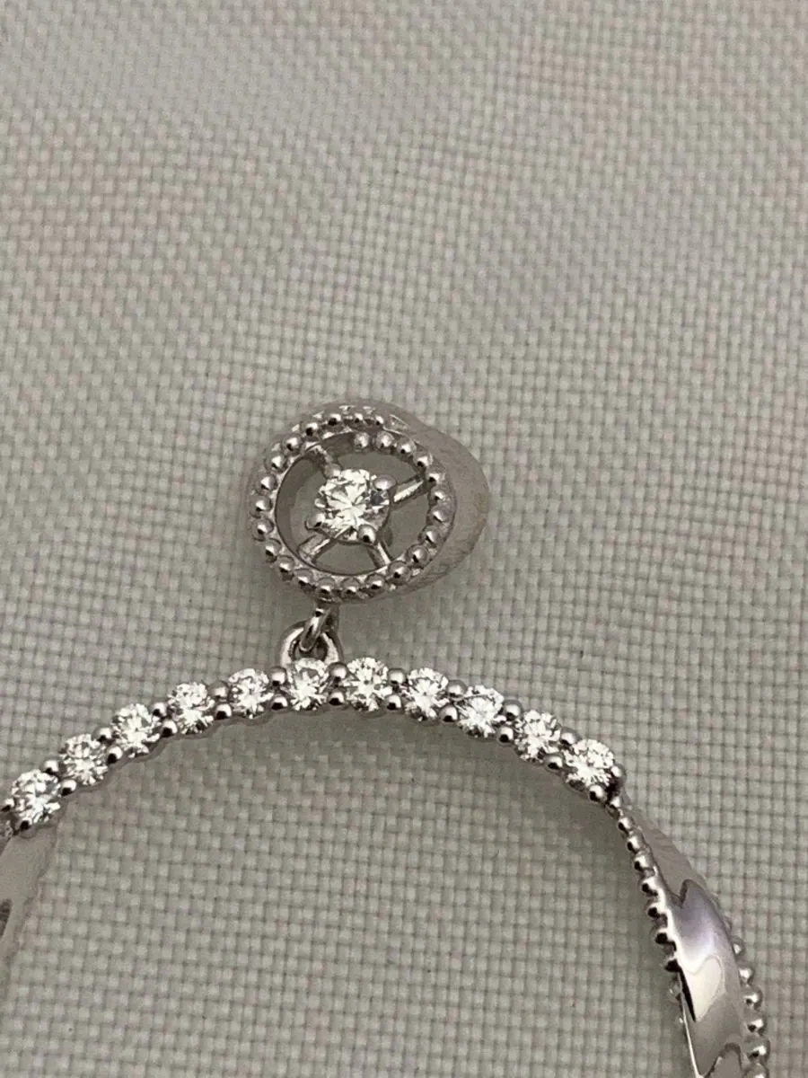 Öro Trend White Gold Diamond Earrings with friction backs view 4