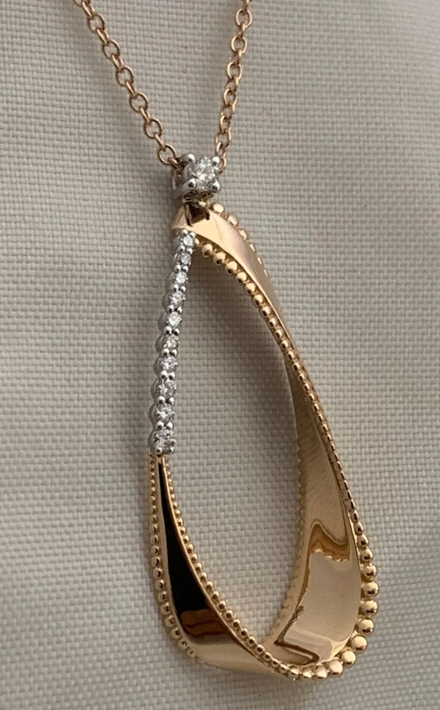 Öro Trend Rose Gold Diamond Pendant on 18k fine gold chain with lobster clap view 2