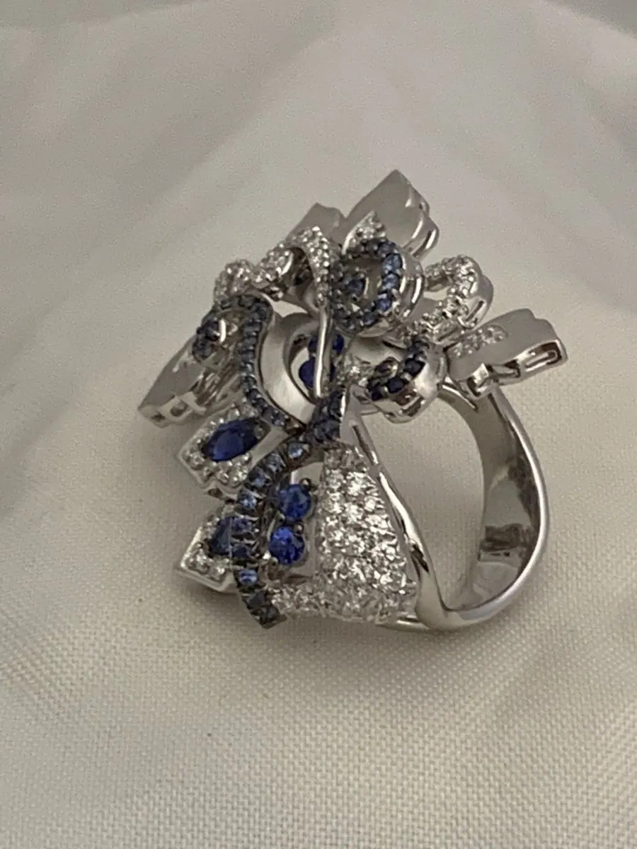 Öro Trend White Gold  Diamond Sapphire Mardi Gra Mask Ring view 5