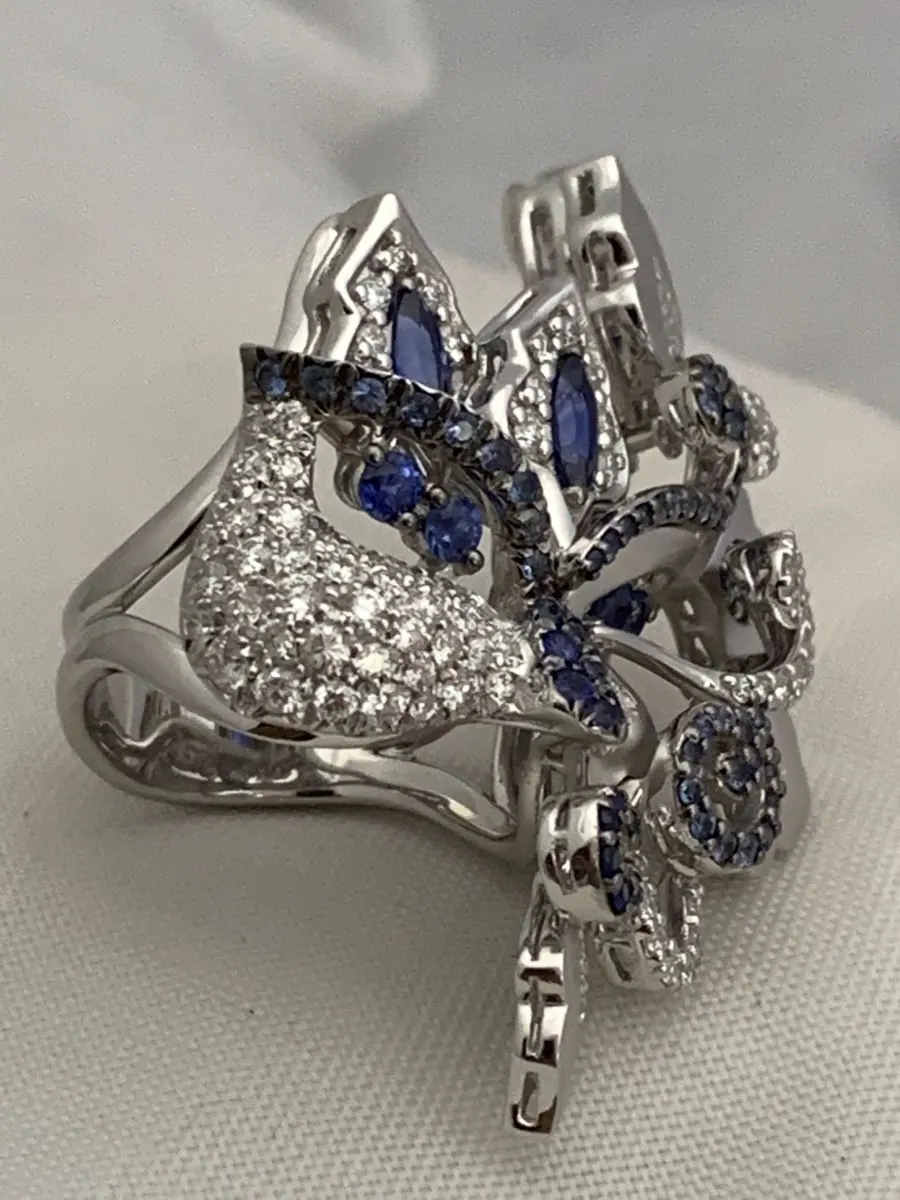 Öro Trend White Gold  Diamond Sapphire Mardi Gra Mask Ring view 6