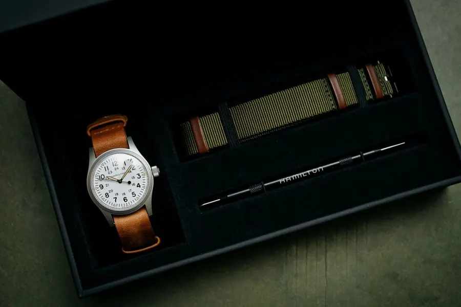 Hamilton Khaki Field Mechanical White Dial Box Set H69439512 view 5