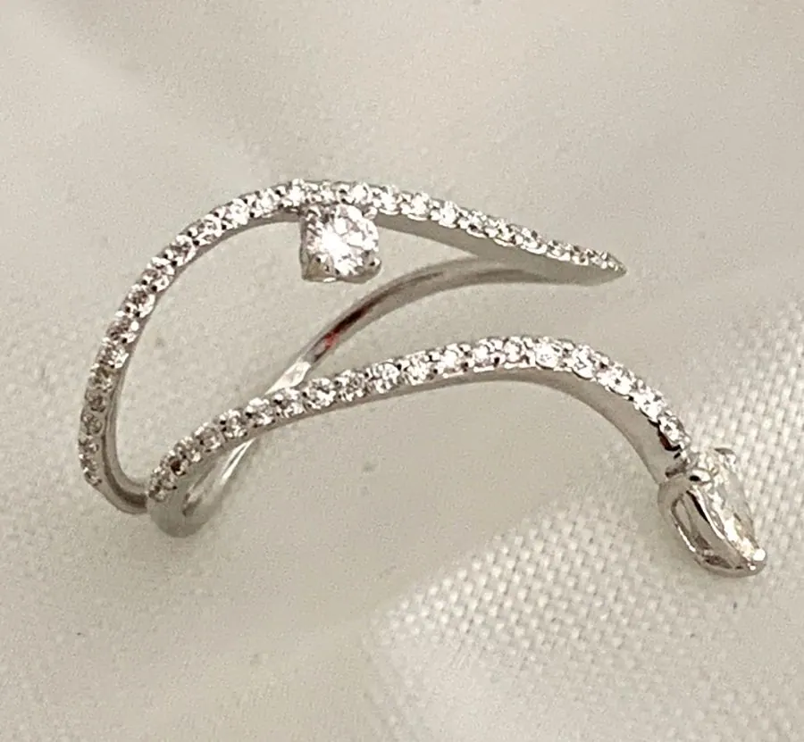18k Ladies Diamond Ring view 4