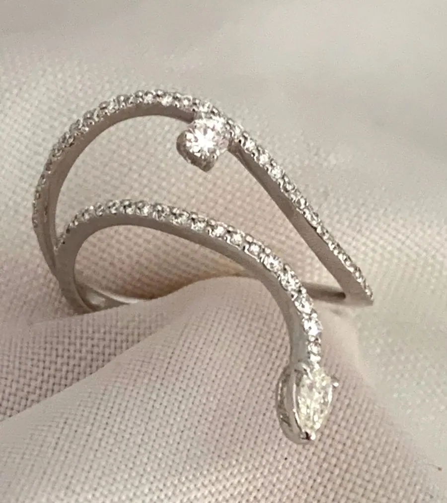 18k Ladies Diamond Ring view 5