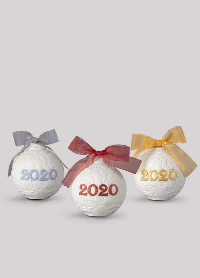 Lladró 2020 Christmas Ball. Red view 4