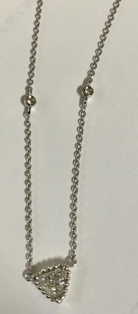 18 K WHITE GOLD DIAMOND NECKLACE view 2