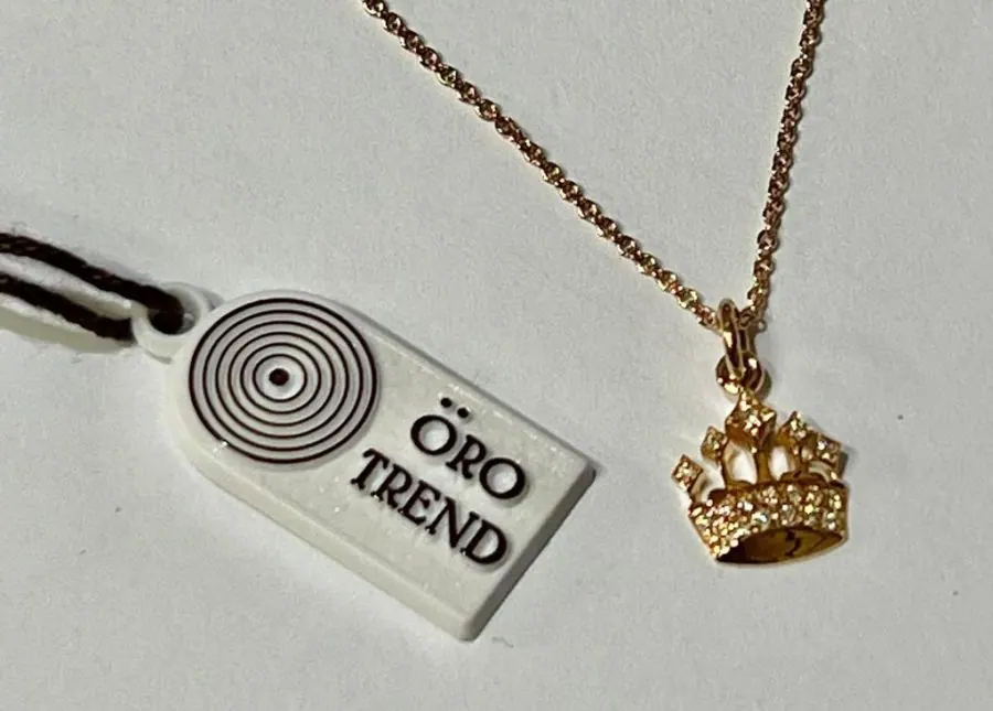 18K Rose Gold Oro Trend Italian diamond Crown Pendant on a 18K R/G chain