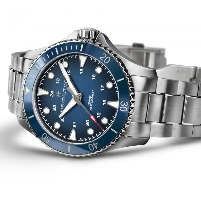 KHAKI NAVY
SCUBA AUTO
Automatic | 43mm | H82505140 view 2