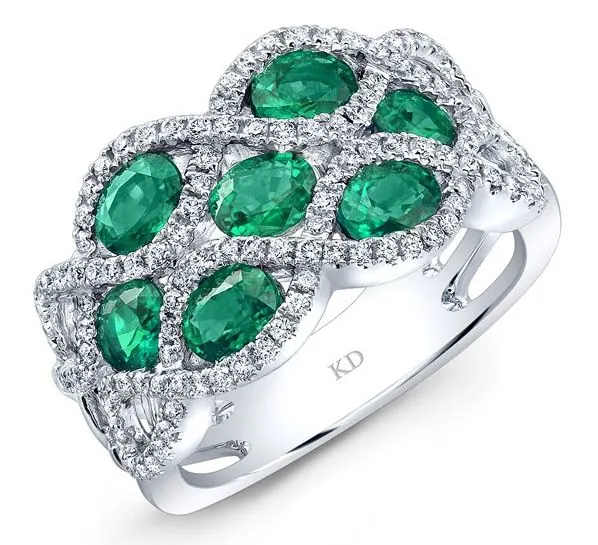 18K. White Gold Diamond & Emerald Fashion Ring