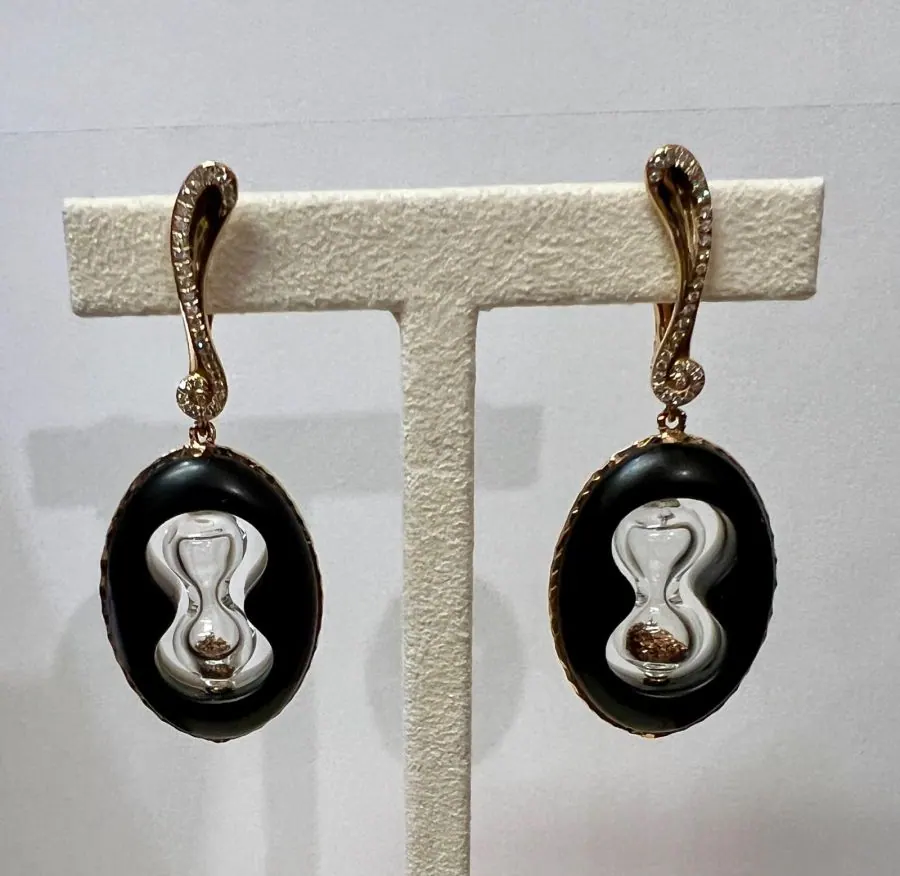 18k. Rose gold Diamond and M.O.P / Black fossilized Roses earrings view 6