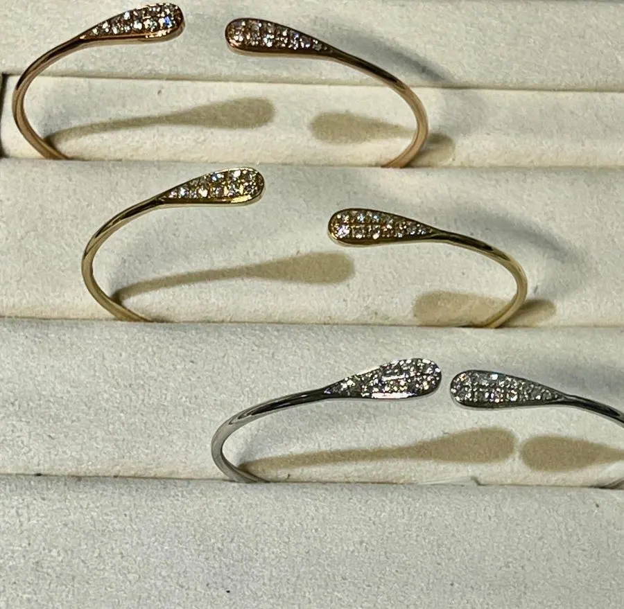 18K W/G SAVOIA ITALY  DIA.37 VS/G DIA. BANGLE