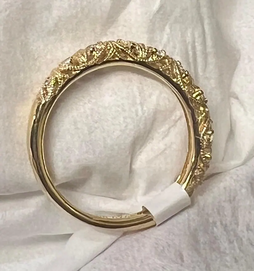 18k YELLOW GOLD INSPIRED VINTAGE DIAMOND WEDDING RING view 2