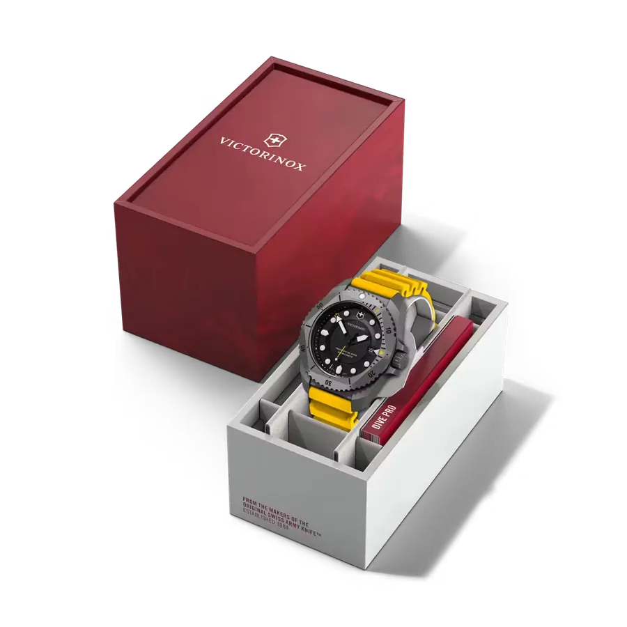 VICTORINOX DIVE PRO QUART 300m view 2