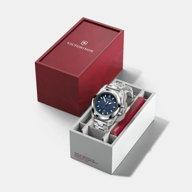 Victorinox I.N.O.X 41mm Blue Dial Bracelet view 2