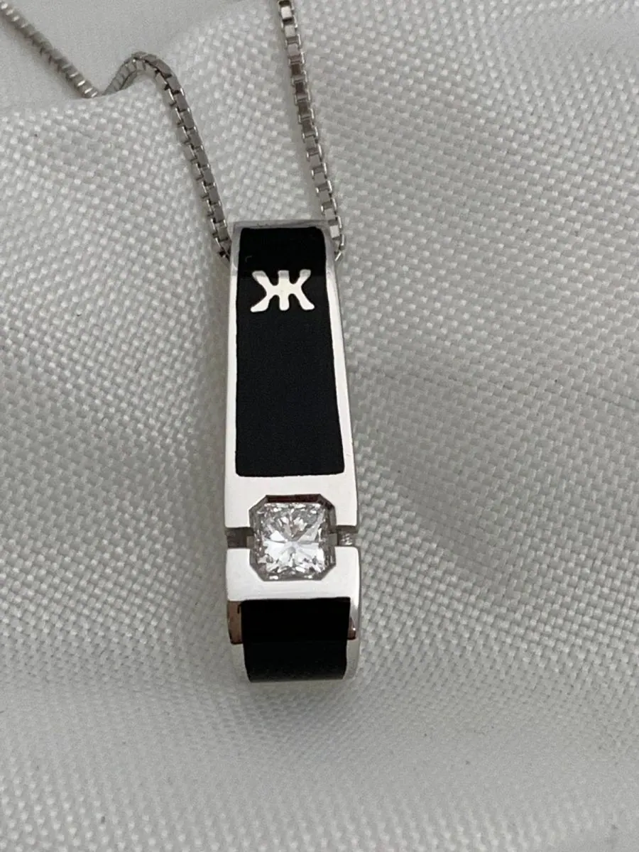 YASMINE PENDANT White gold, exclusive Korloff-cut diamond, lacquer view 4