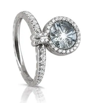 KORLOFF SAINT PETERSBOURG RING
White gold, diamond, topaz