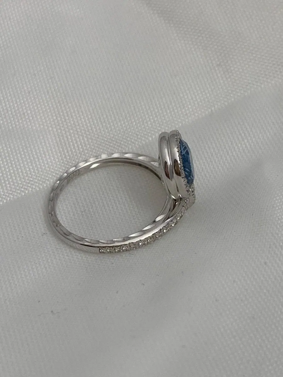 KORLOFF SAINT PETERSBOURG RING
White gold, diamond, topaz view 4